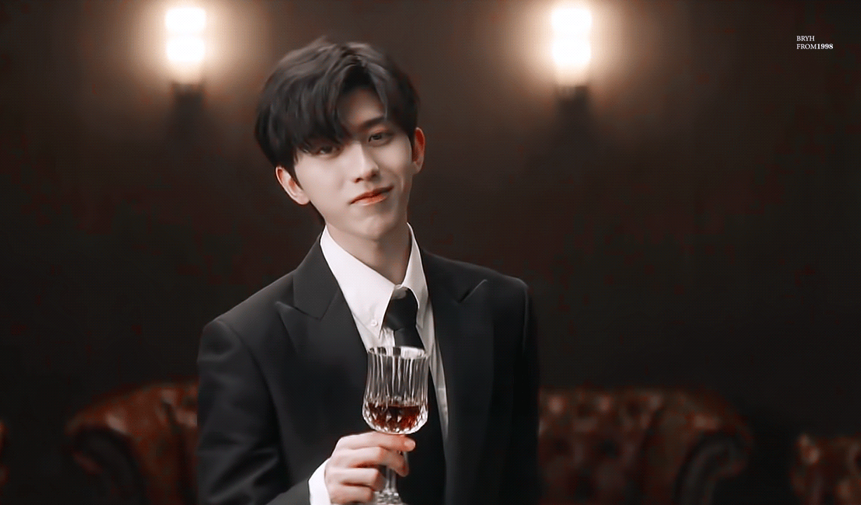 一波蔡徐坤奔跑吧动图来袭!