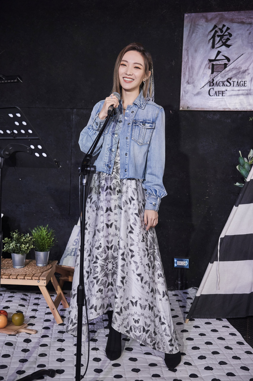 【阎奕格"you&i好事发生小巡演"把舞台变成露营地 12/12邀歌迷听她唱