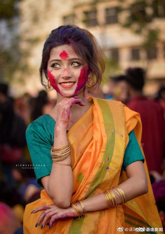 印度女孩琥珀色图片
