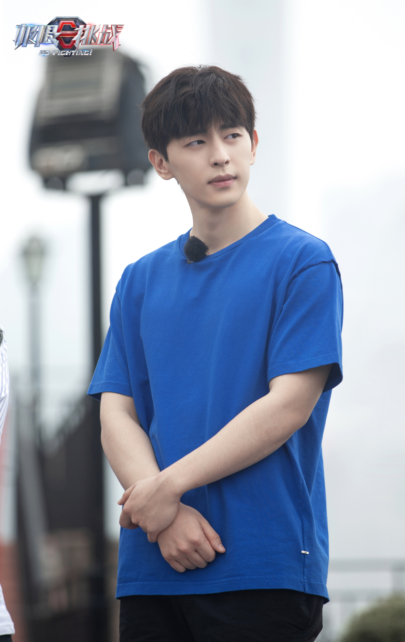 邓伦极限挑战 @邓伦 回忆浅藏,时空流转;寻迹觅影,重温往日经典.