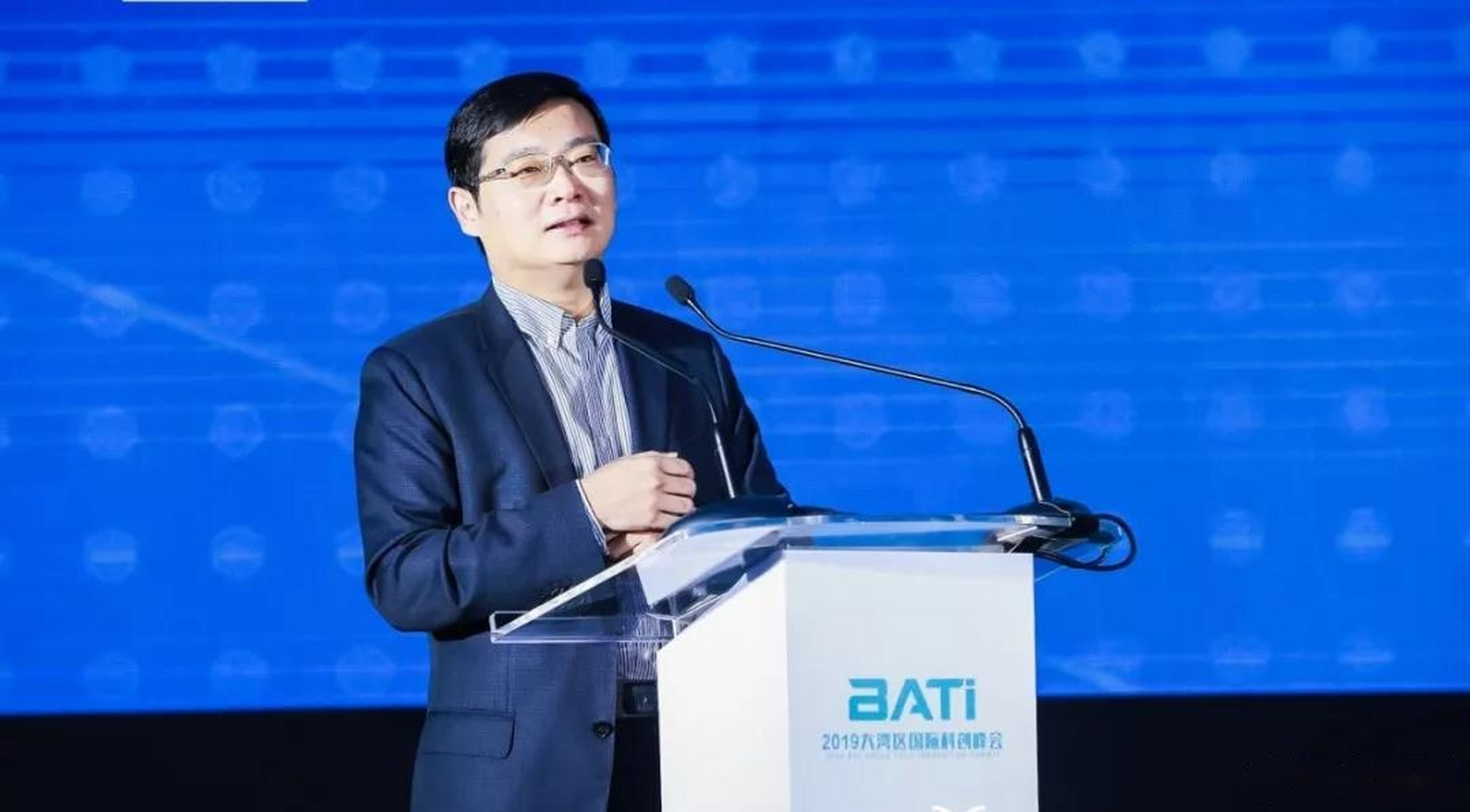 【管清友:我们陷入了一场虚假繁荣】 现在龙王不下雨了,股民们开始