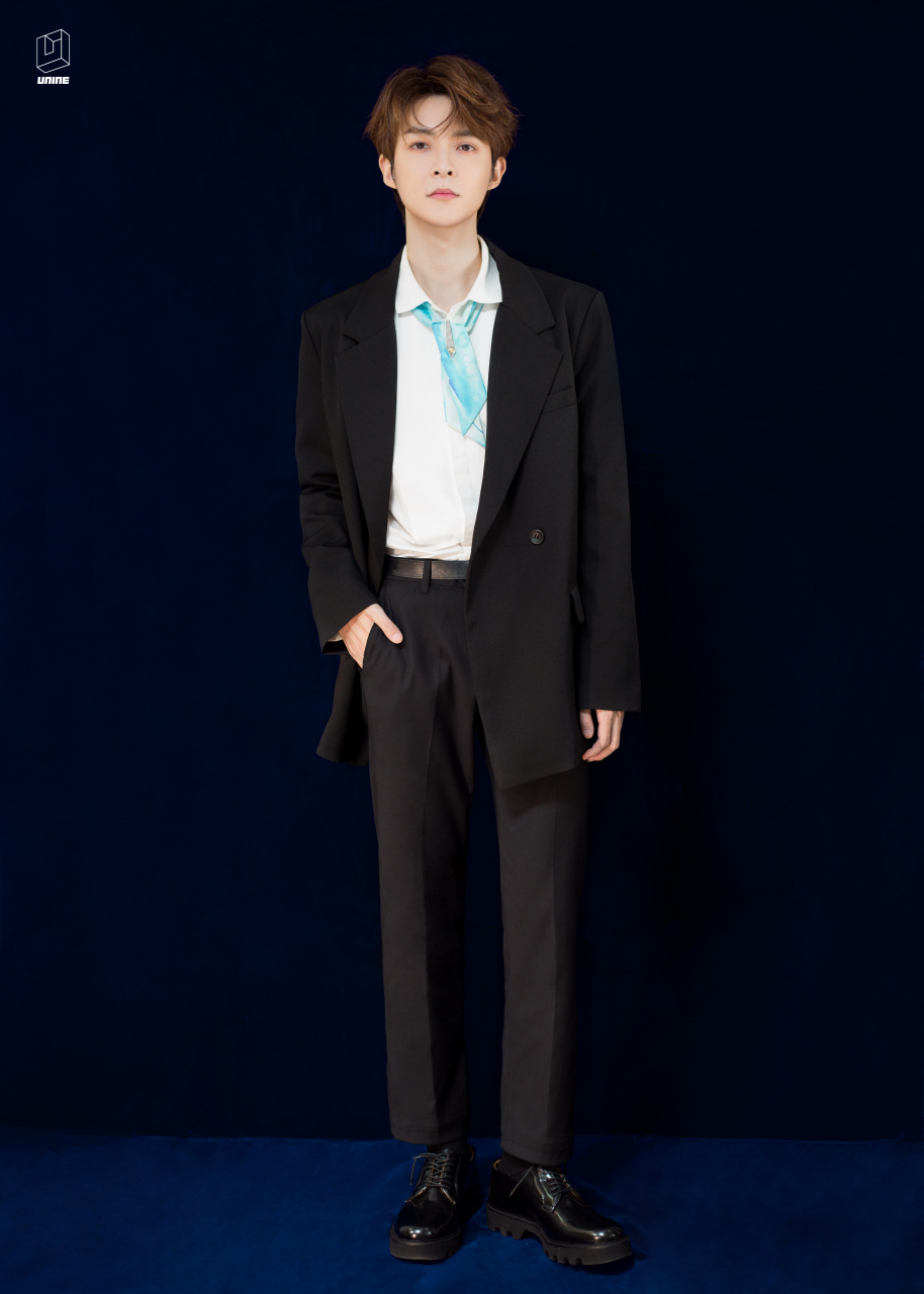 unine#管栎黑色西装演绎绅士品格,彰显雅致魅力.