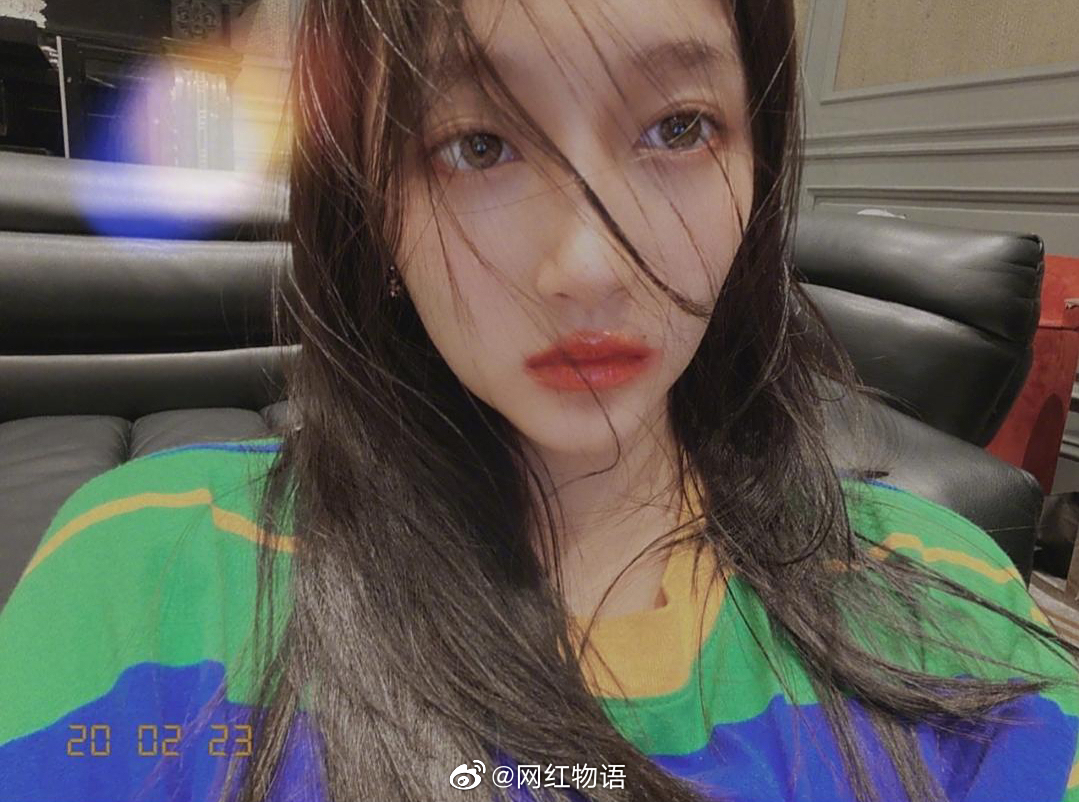 鹿彤可真甜,总是暗戳戳的撒糖!