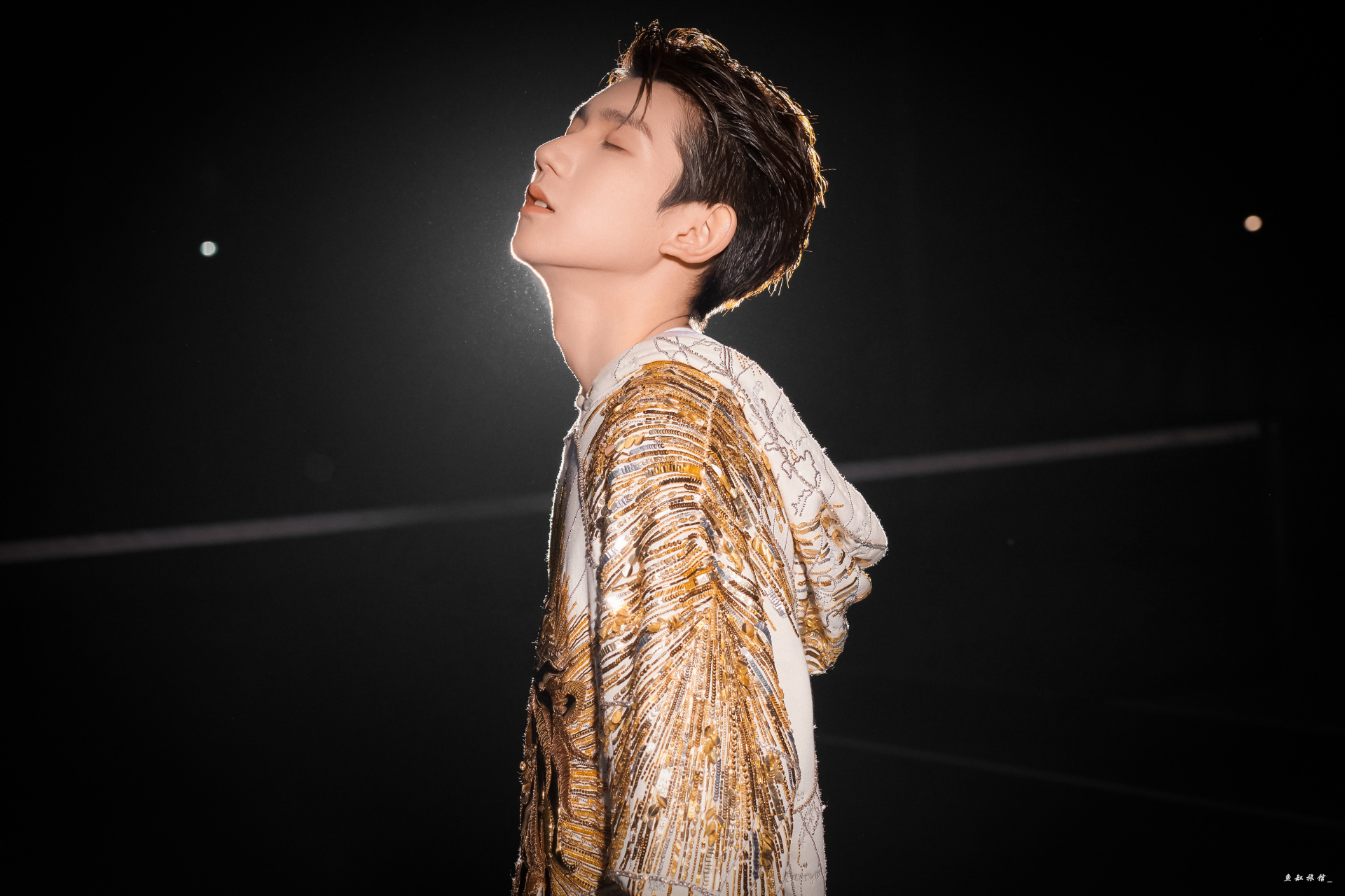 我不知道人生的小心翼翼来自于何因;毫无波澜出自于