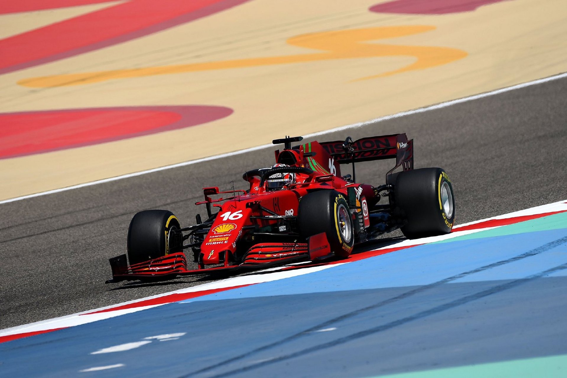 今年我将采取更好的进攻方式】  为了弥补法拉利2020款赛车性能不足的