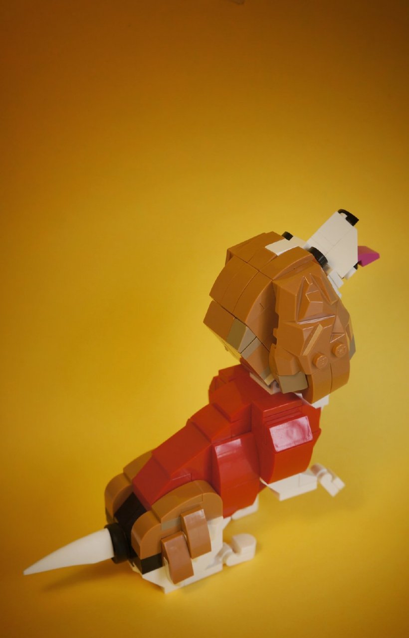 来自设计师marco gan分享的这个乐高moc小狗,设计的真的挺有趣的.