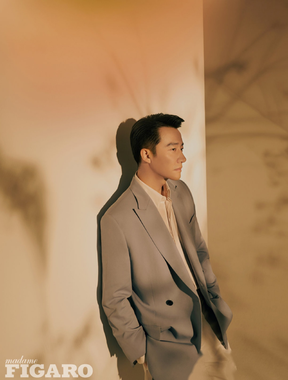 绿洲看到黄轩侧颜 ,整理了一波～ 西装美男,精致耐看,眼神坚定深邃