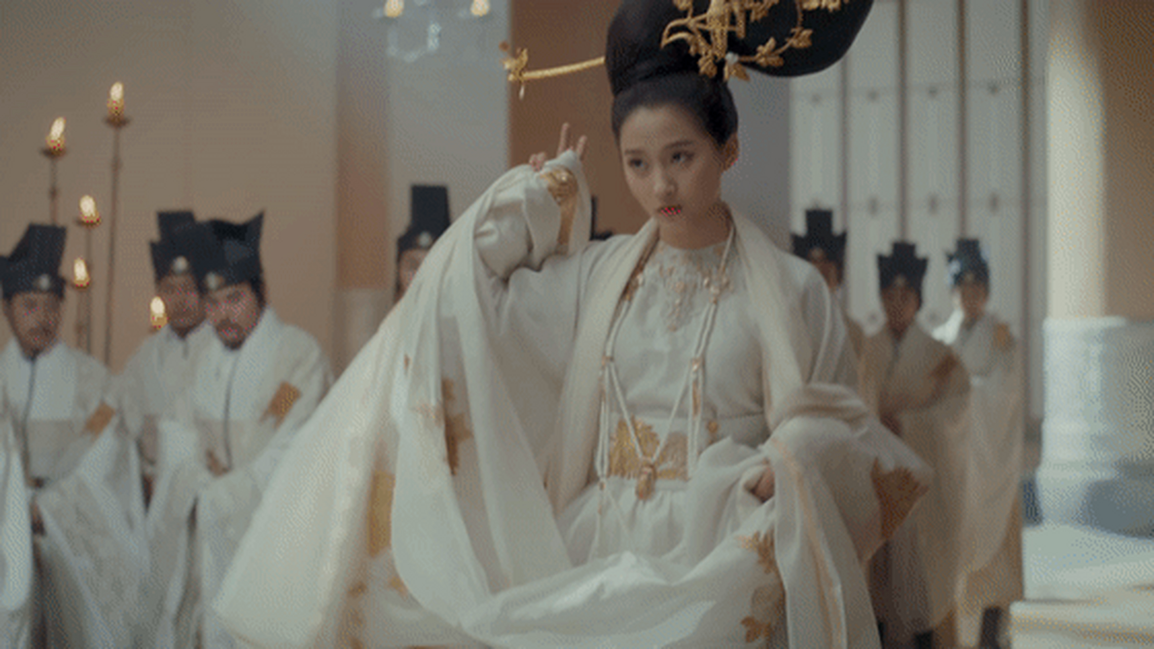 于正发了吴谨言试镜凤求凰女主的照片,和关晓彤的刘楚玉相比,你站谁?