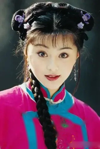 《还珠格格》选角时,一波三折,琼瑶心目中的小燕子人选陈德容和李婷宜