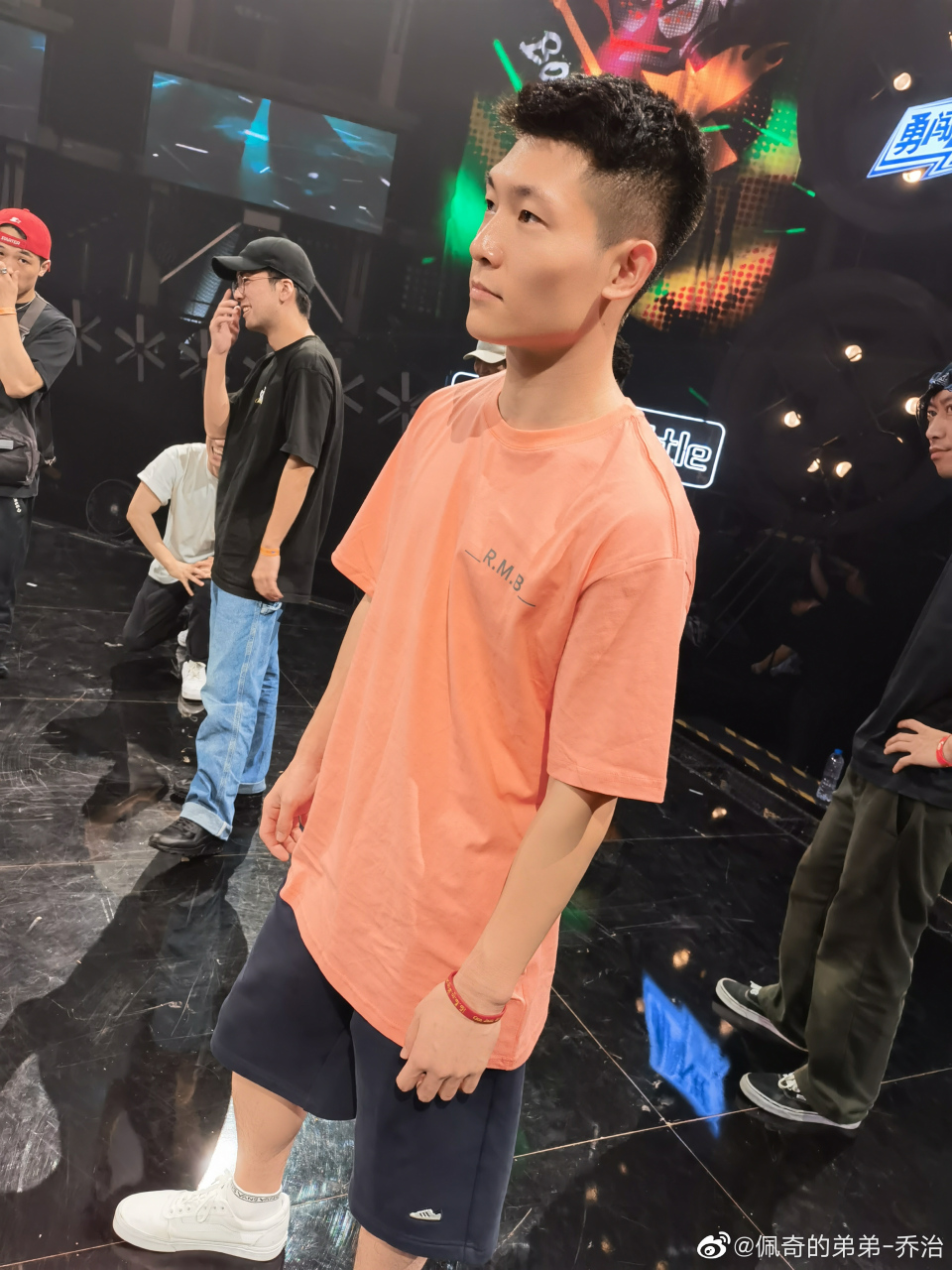 在努力一点 乔治.#这就是街舞