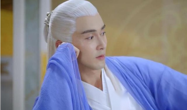 三生三世枕上书:天君让知鹤回天界?拍东华帝君马屁,可惜拍错了.