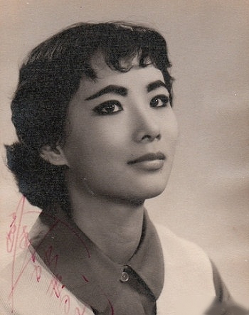 欧嘉慧去世# 据港媒12月29日报道,tvb初代女神,前邵氏影星欧嘉慧1月 