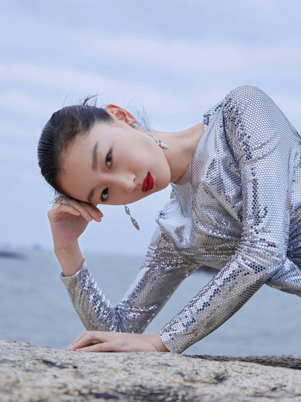 周冬雨成为国内第三位三金影后大满贯女星,华语影坛短期内可能都不会