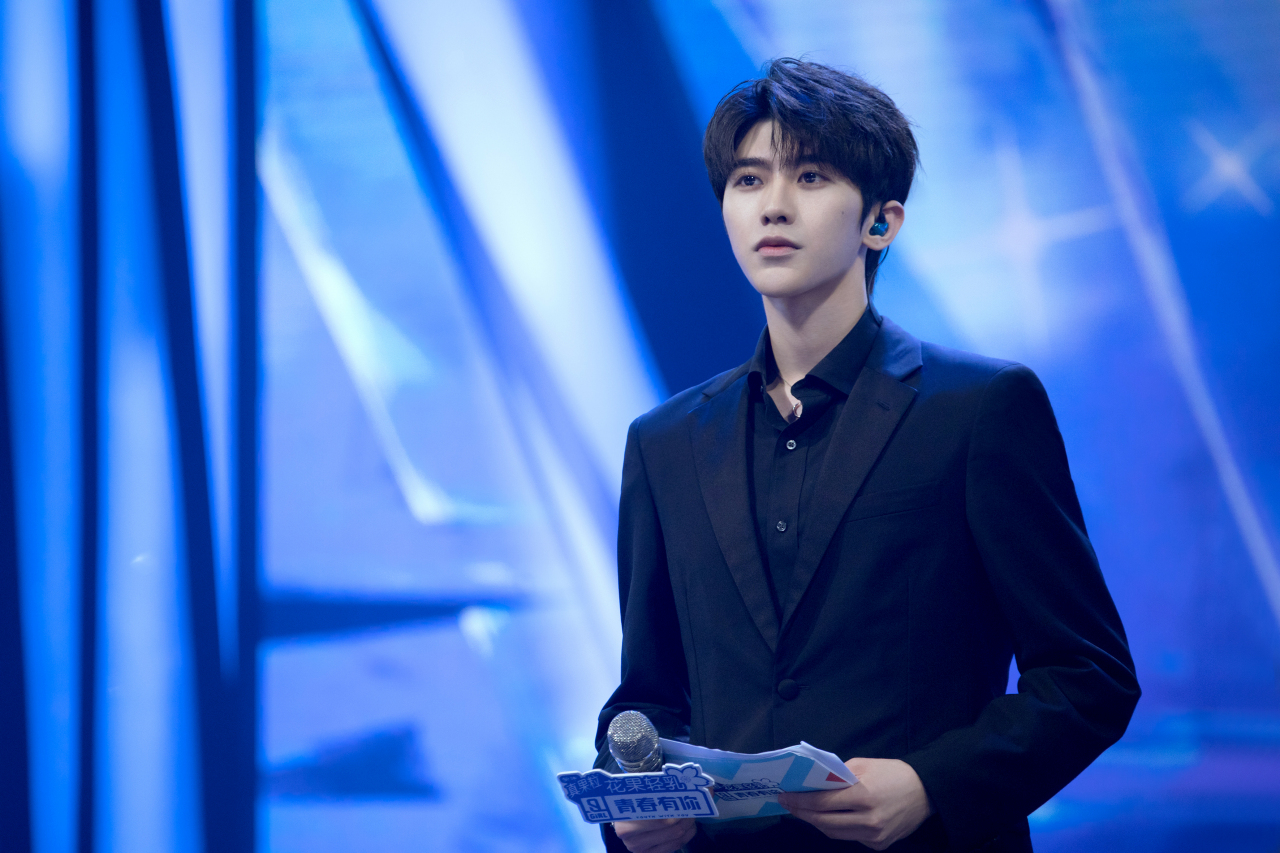 他所叮嘱的每一句话都是发自内心诚恳的表达,温柔是,严厉亦是.