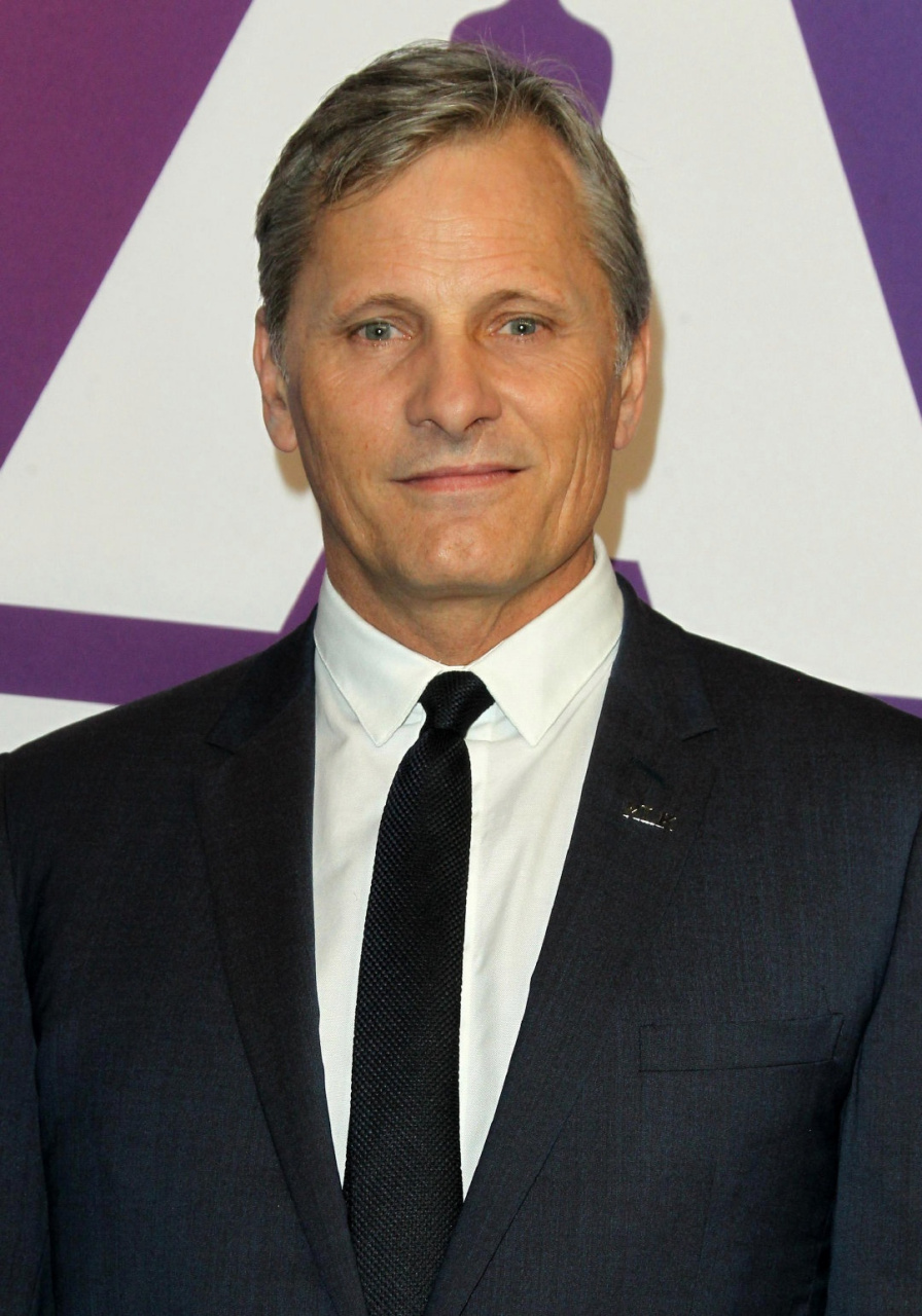 绿皮书主演导演再合作《绿皮书》主演维果·莫滕森与导演彼得·法雷利