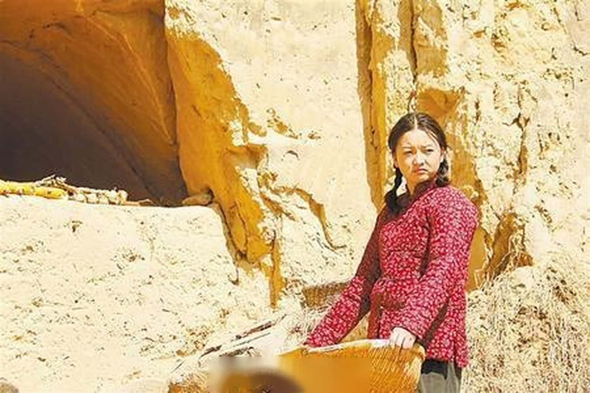 甘肃身边事# 【甘肃本土电影《军民大生产》"云上映"】由庆阳黑格儿