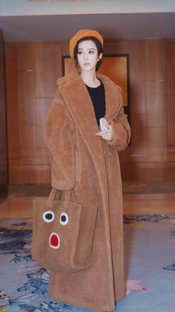 范冰冰路透 | 慵懒随性气质必备的 max mara泰迪熊大衣,冬日暖暖哒