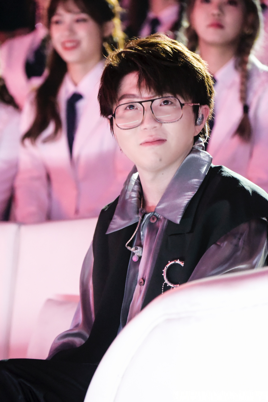 毛不易@毛不易创造营2020 @创造营2020 成团夜直播马上开启[期待]