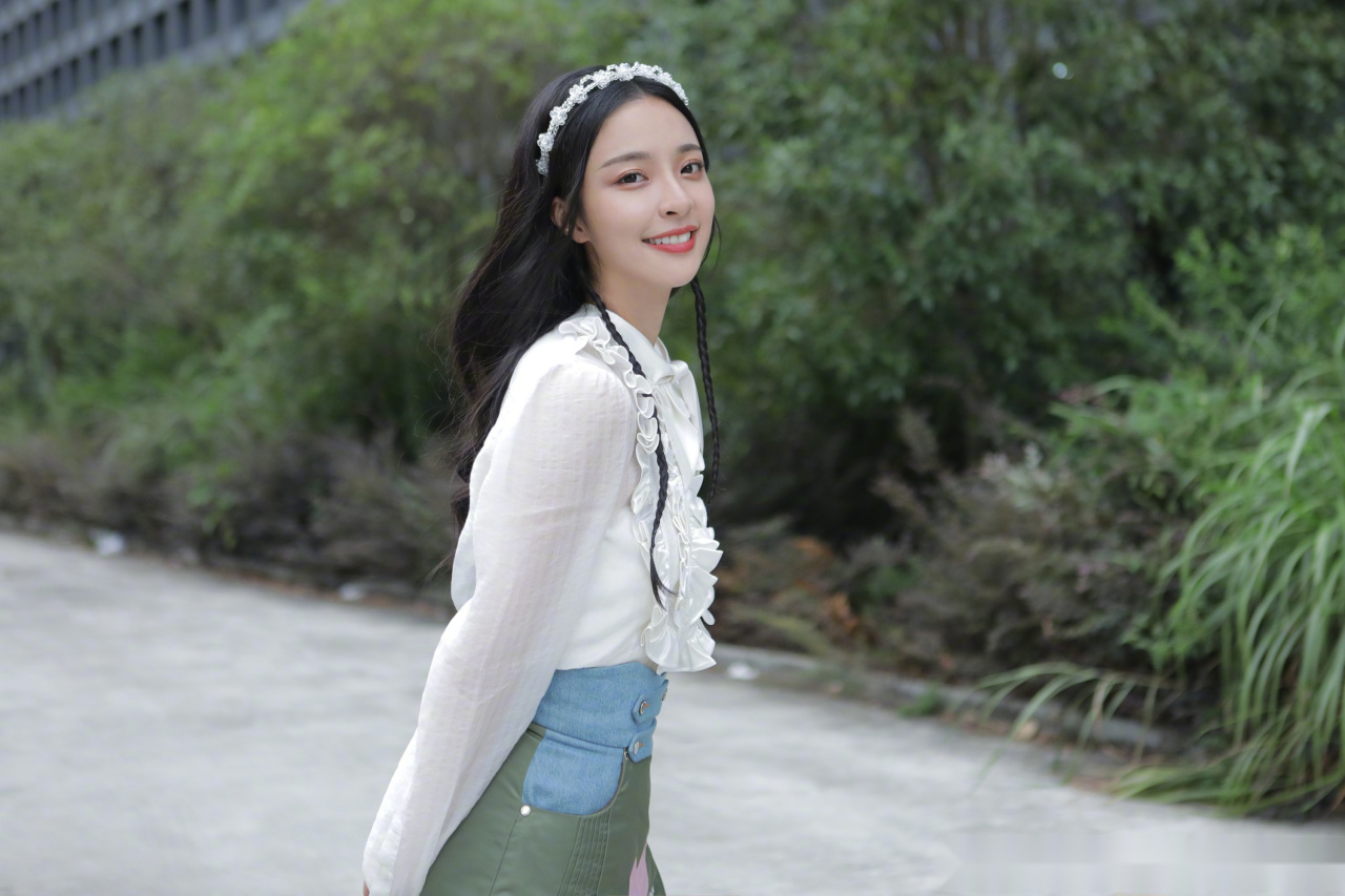 非常完美#非常完美全新回归  喜欢你的时候,风也是甜的.