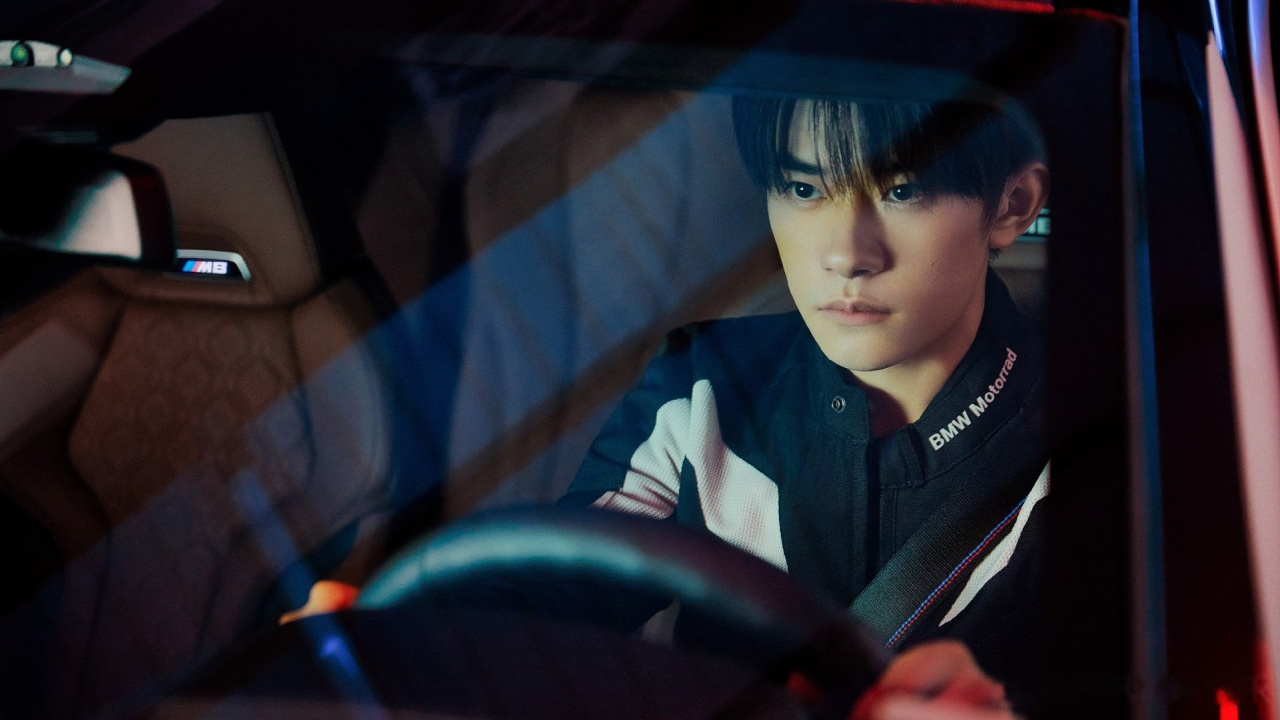 易烊千玺 最新广告片身穿赛车服也太帅了叭!