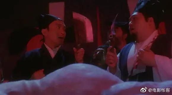 星爷的电影《大内密探零零发》中有一个关于《国产凌凌漆》的小彩蛋