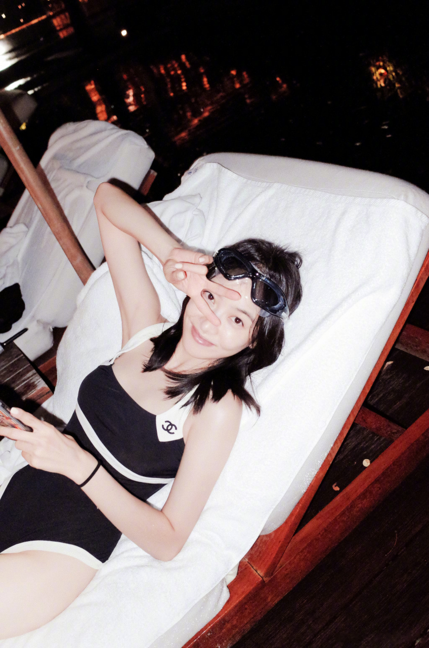 星尚人@宋茜泳装照@宋茜 分享泳装美图,大秀素颜好身材,泳装女神上线