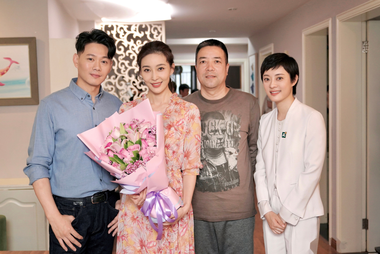 安建导演作品电视剧《完美关系》  你们更期待哪一部呢?