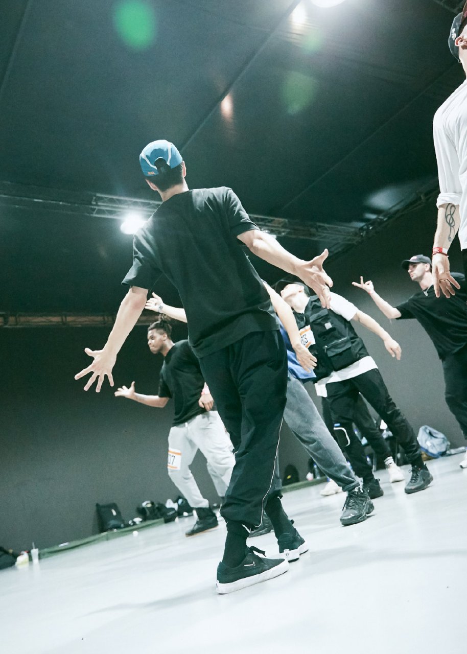 王一博这就是街舞3王一博《这就是街舞》最新剧照来袭,练习室的排练