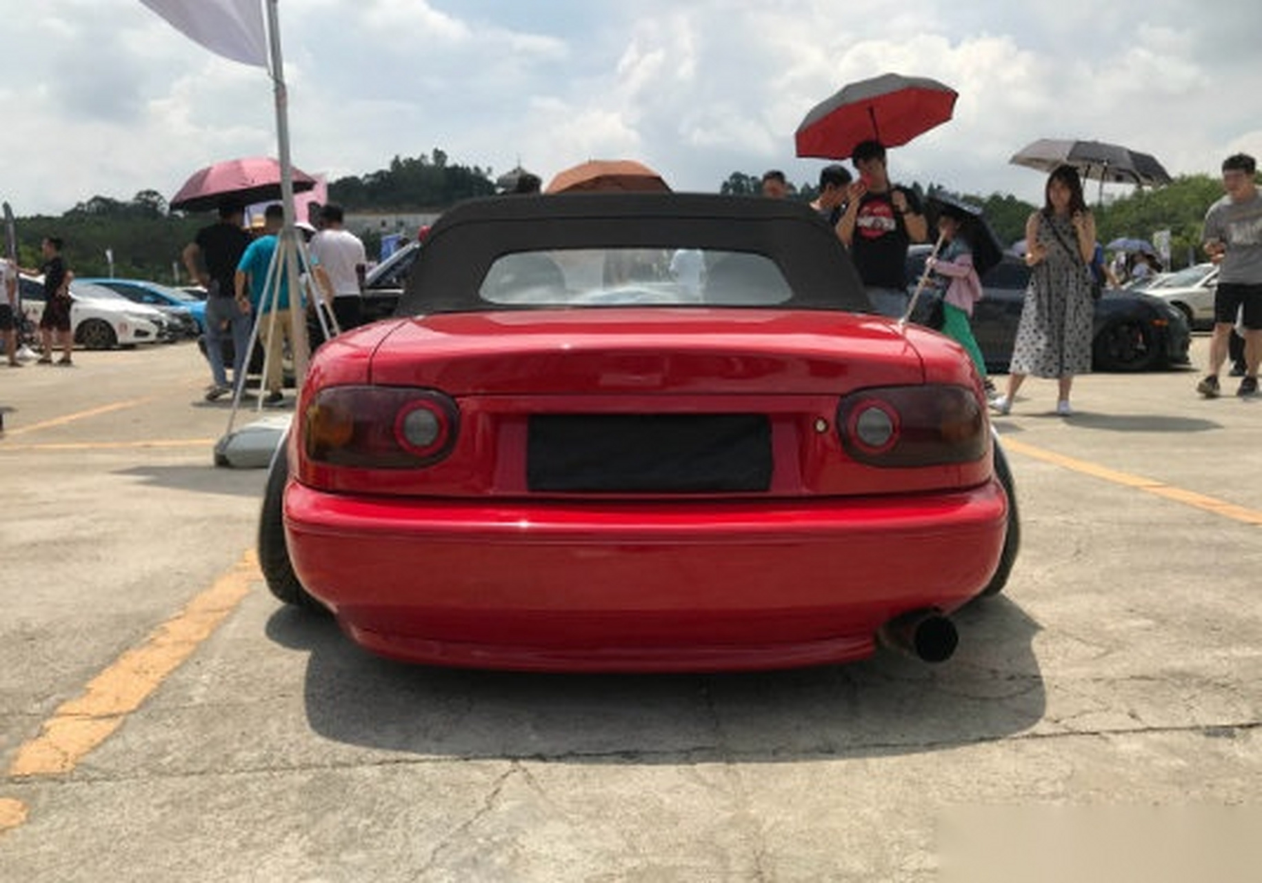马自达mx-5,迷人的跳灯!