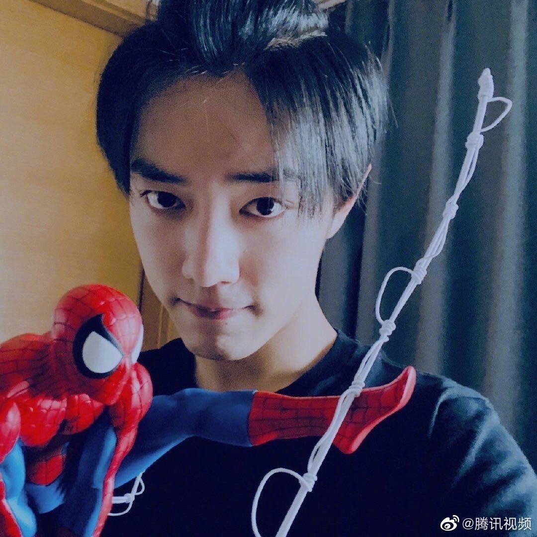 见过素颜最帅气的男孩子一定要有战哥,苹果头又可爱又潇洒,这张图也就