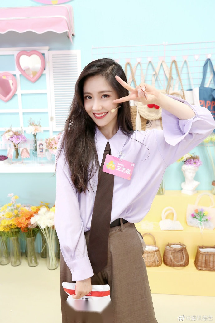 恭喜硬糖少女303-王艺瑾 入围2020亚太区最美100张面孔 ,不得不说群众