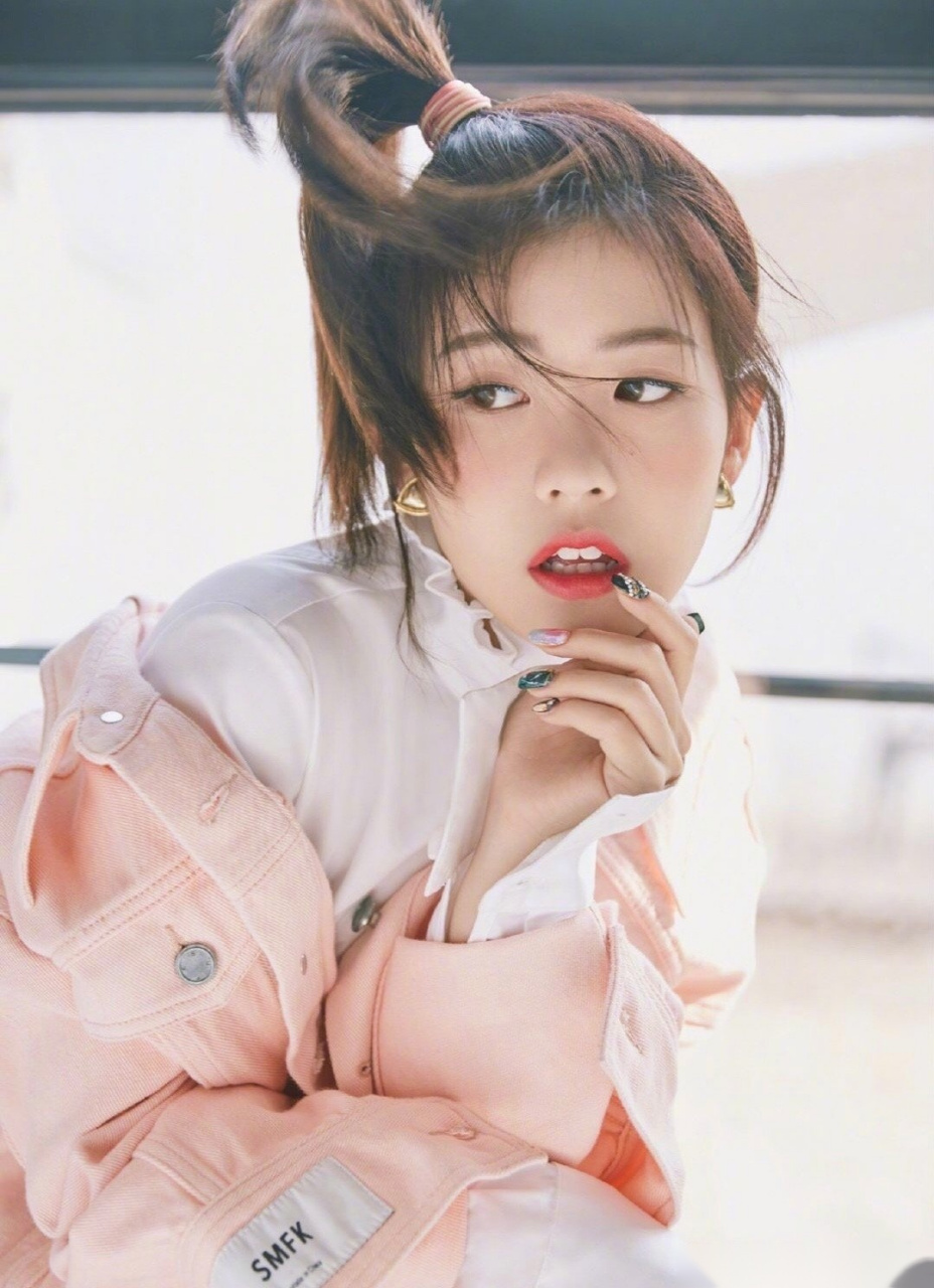 赖美云 ,未来的你会拥有更多属于自己的王冠,生日快乐