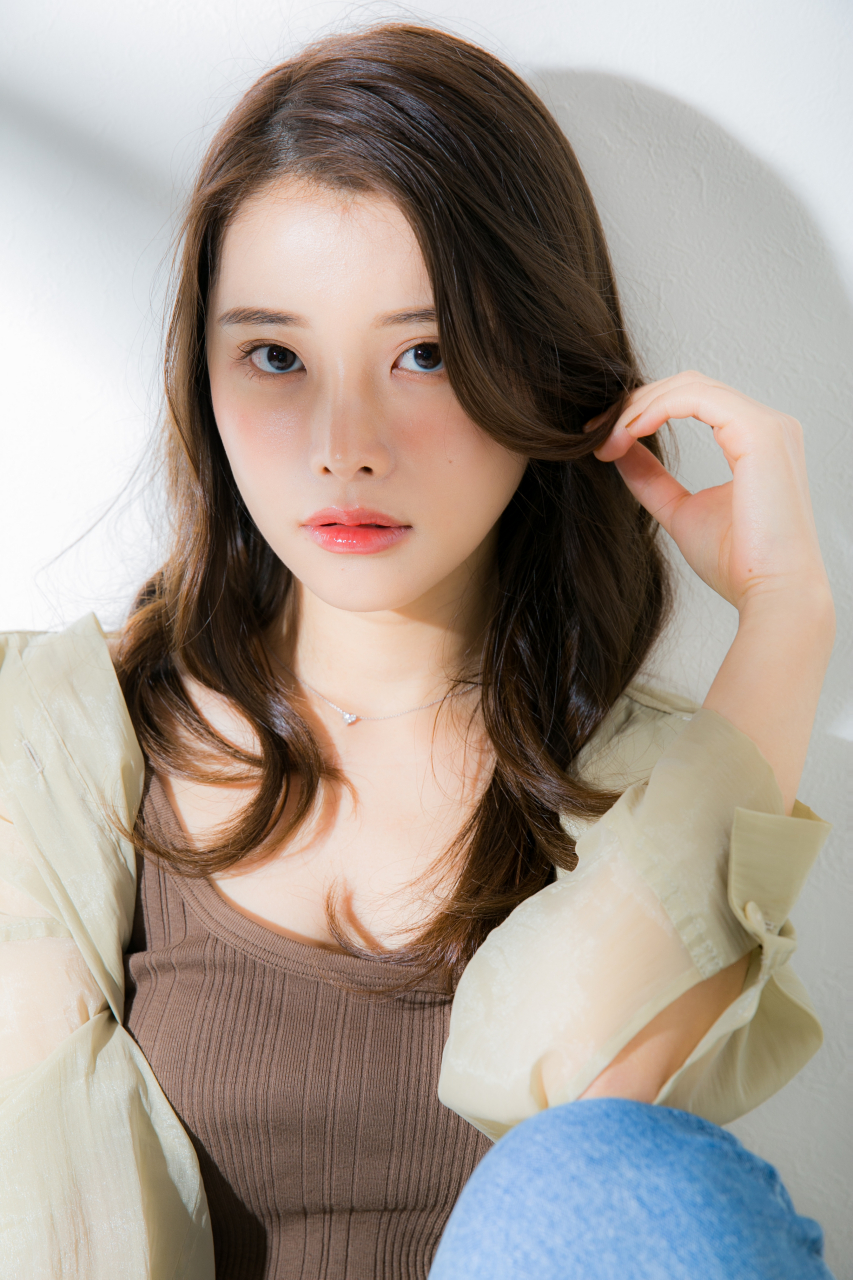 葛佳慧julie_佳慧 最近头发又长长了一点