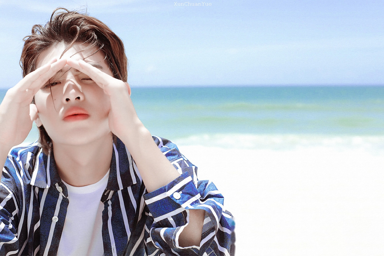 黄明昊 海边,贝壳,沙滩,还有清爽的少年,是夏天独有的清爽 小贾早安jj