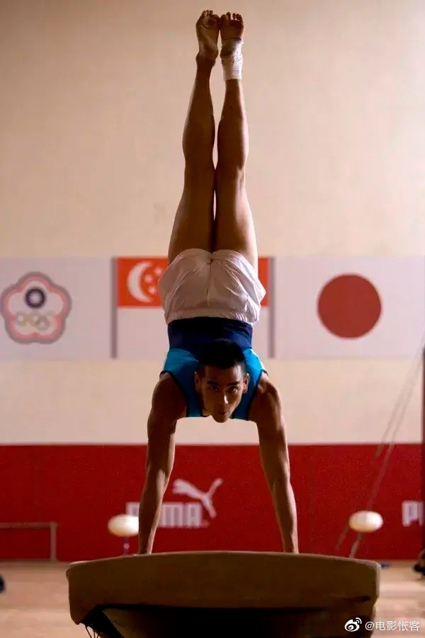 阿信》这部电影,吃了整整8个月的鸡胸肉,吃到吐