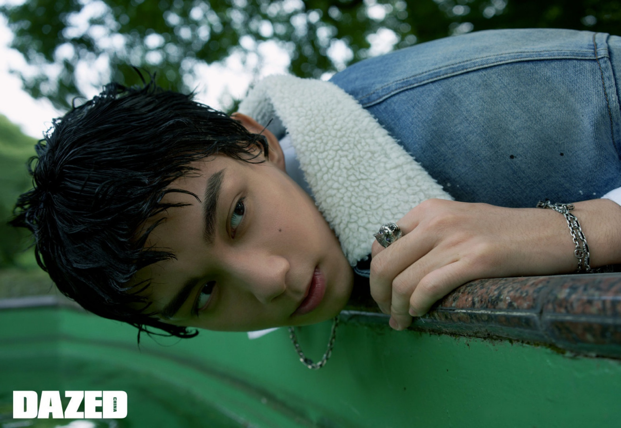 吴磊# x吴磊复古花园大片 吴磊leo 时尚大片来袭[得意]!