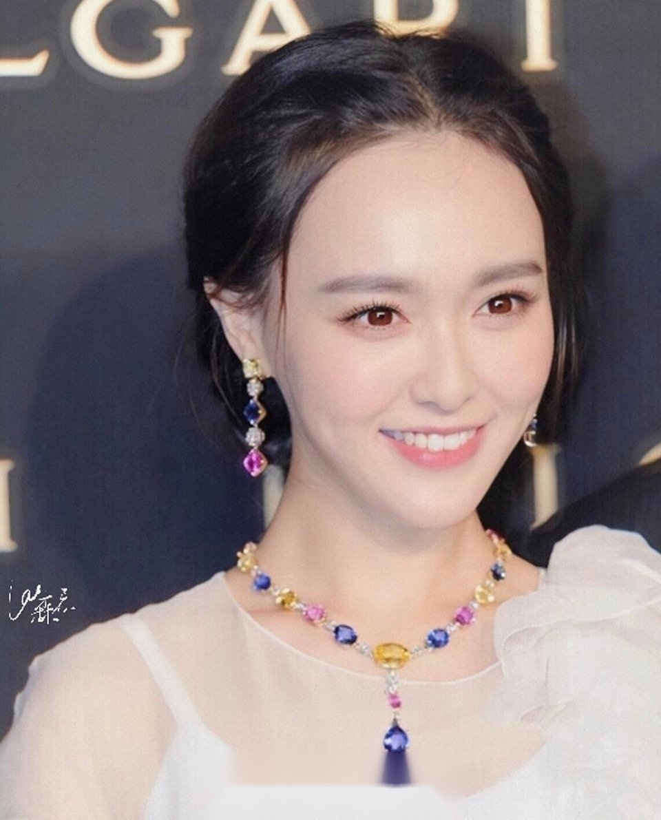 唐嫣早期大光明露额头造型,你觉得和刘海造型比起来如何[兔子]