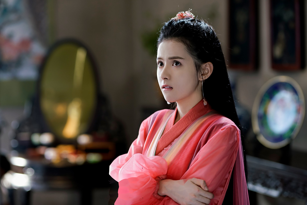 明月几时有,把酒问青天,可还记爱情无人问津,拼事