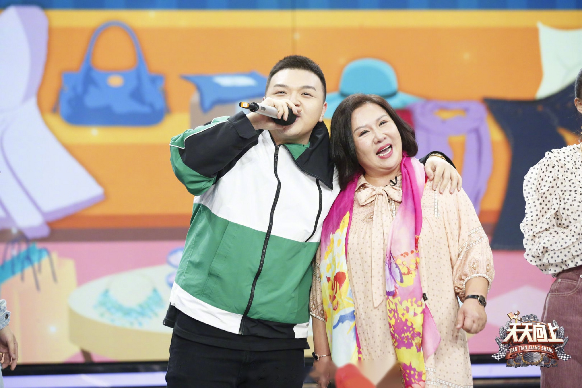 本周,记得来查看花园宝宝艾福杰尼和他可爱的妈咪的