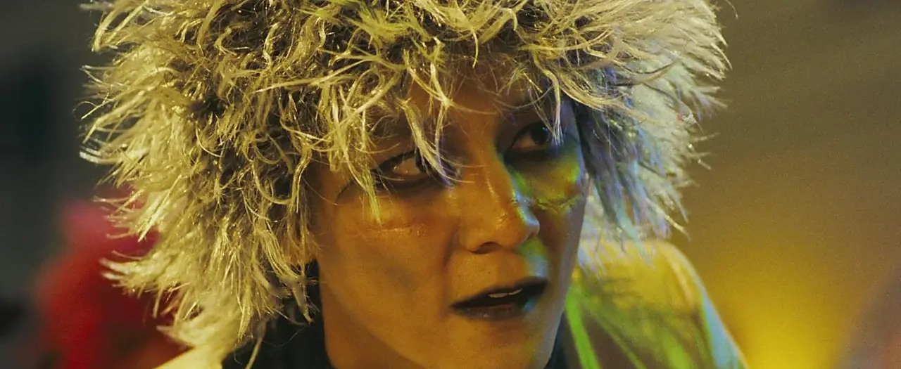 吴彦祖在《新宿事件》中为了塑造性情大变之后的阿杰,参照日本摇滚