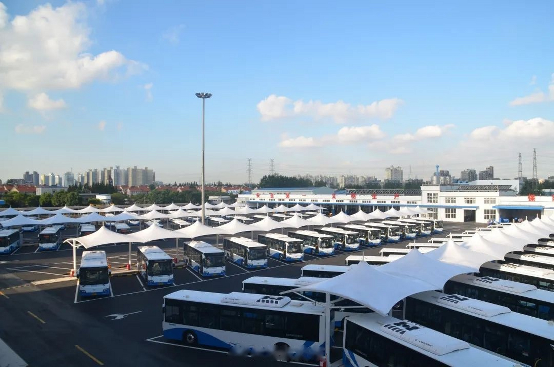 【浦东金高公交公司招驾驶员,薪酬待遇看过来】#招聘信息# 驾驶员们