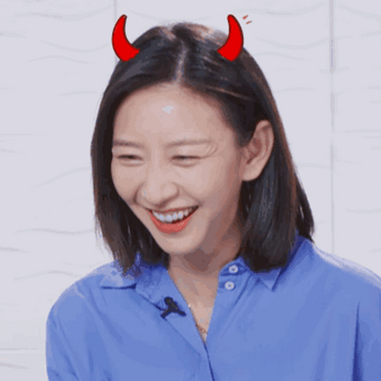 【#跨界歌王#表情管理】可盐可甜的唐一菲 真是让人着迷!