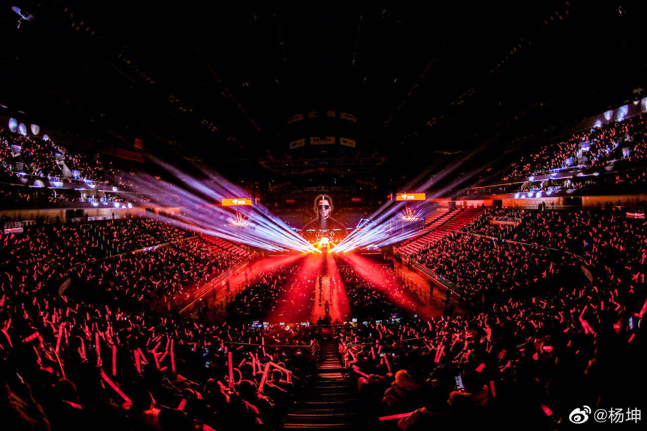 座的每一位都感受到音乐的力量,因为彻底放松,享受在舞台上的每一分钟