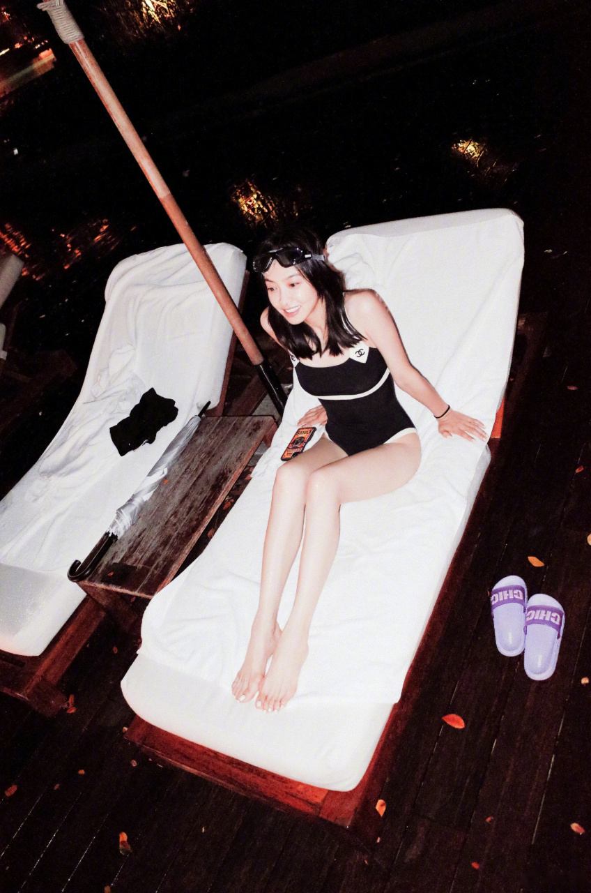 宋茜泳装照#宋茜晒出泳装照,大长腿好身材,真让人羡慕呀