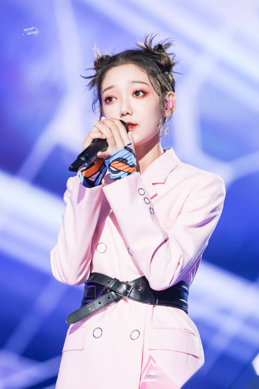 这世界突然填满彩色可盐可甜的希林早安～硬糖少女303-希林娜依高