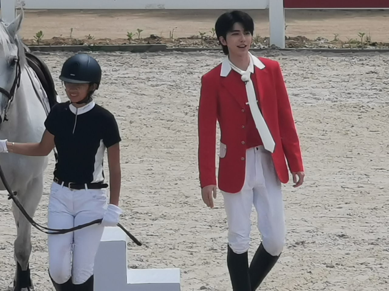 蔡徐坤马术服·东方风云榜助燃蔡徐坤 白马王子,是心动呀~~~@蔡徐坤