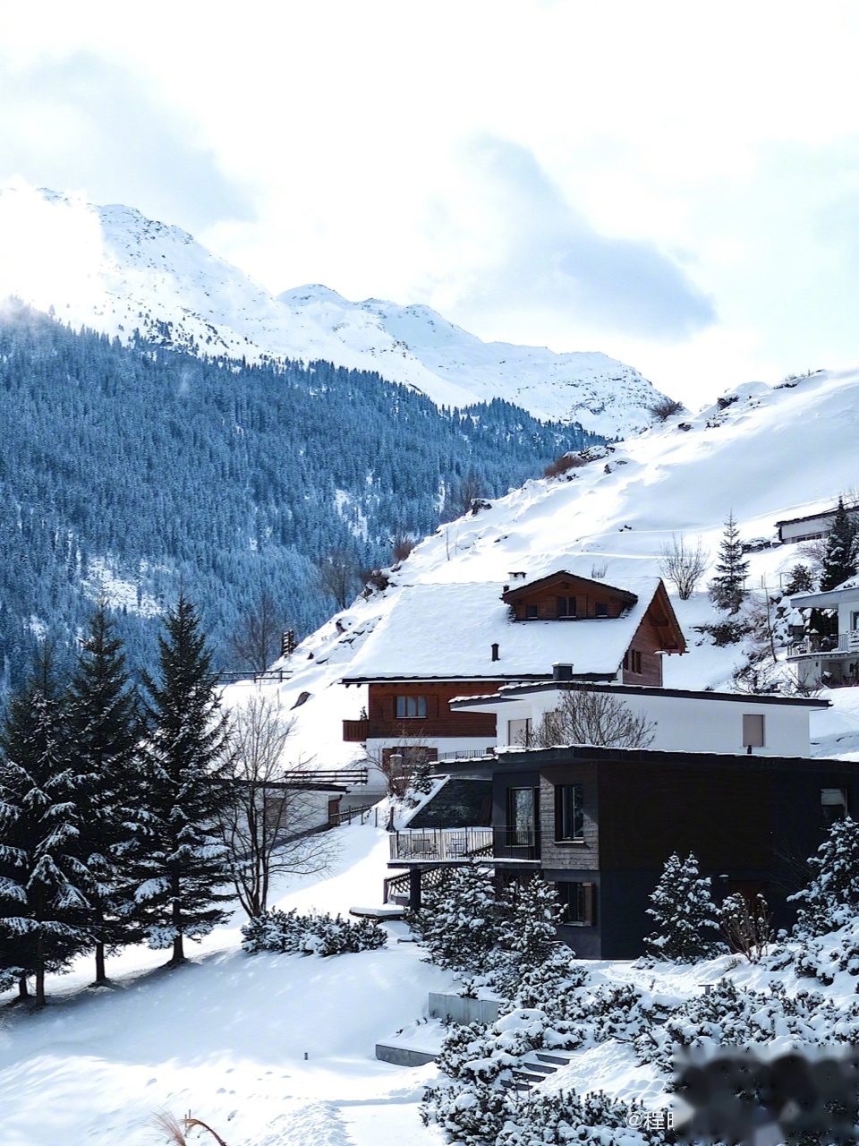 瑞士小镇雪景图片