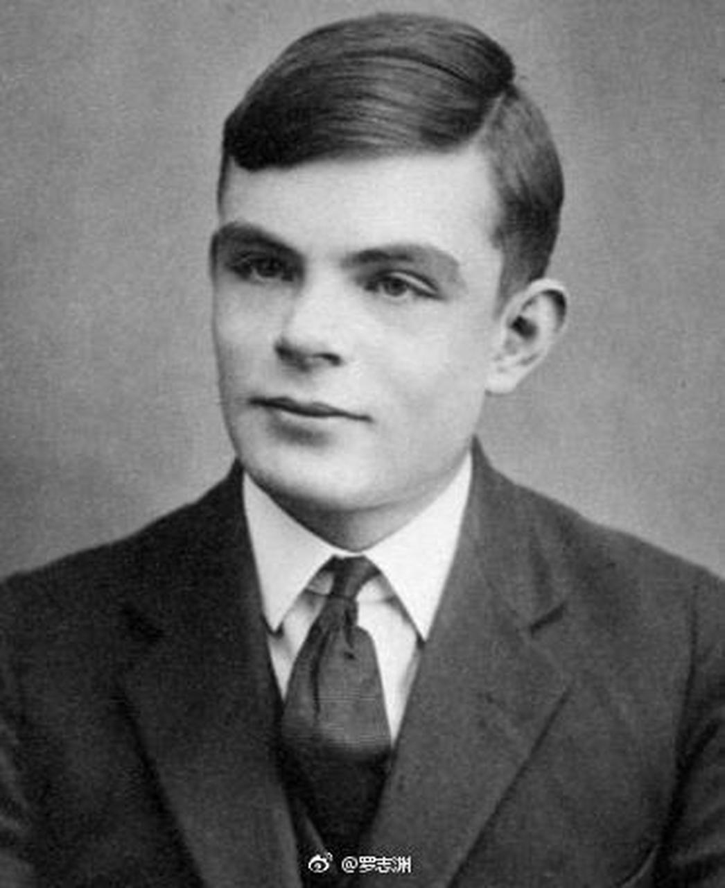 【吃了一口的苹果】图灵,1912年6月23日出生在英国.
