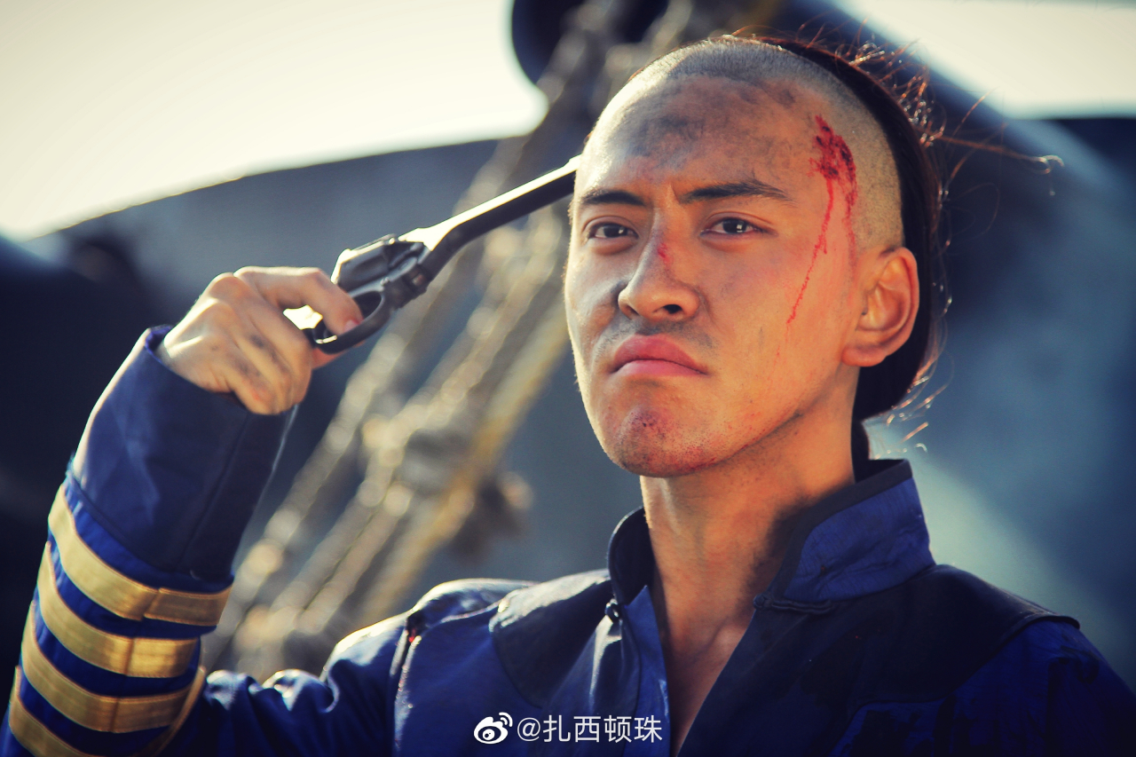 发几张电影《甲午大海战》剧照给大家保存,今晚首唱《雪浪花》,近期