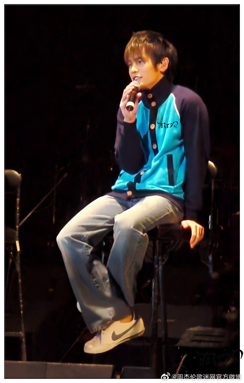 周杰伦珍贵老照片,每一张都很好看